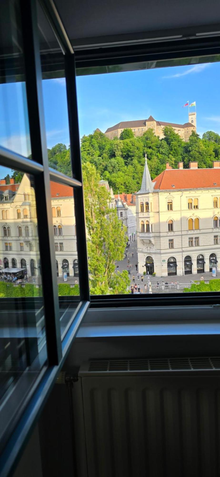 Poet Apartment Ljubljana Bagian luar foto
