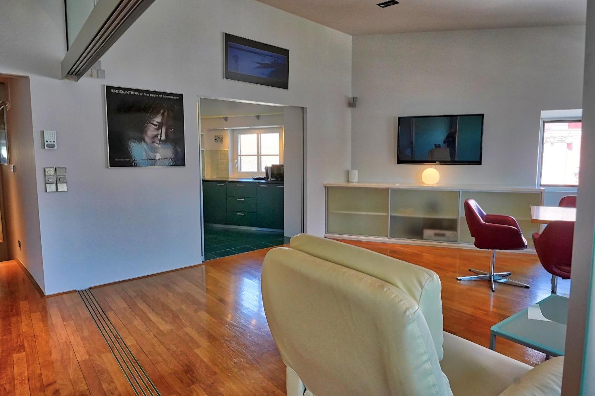 Poet Apartment Ljubljana Bagian luar foto